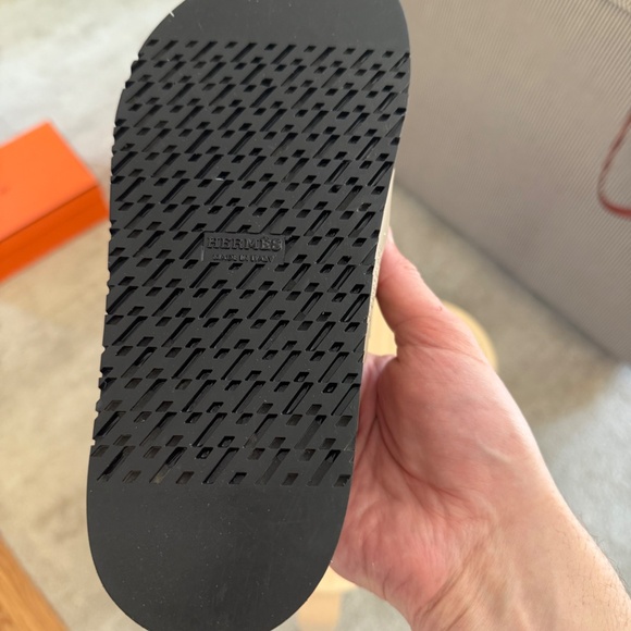 Hermes Chypre Sandal (Mastic color) - Picture 6 of 11